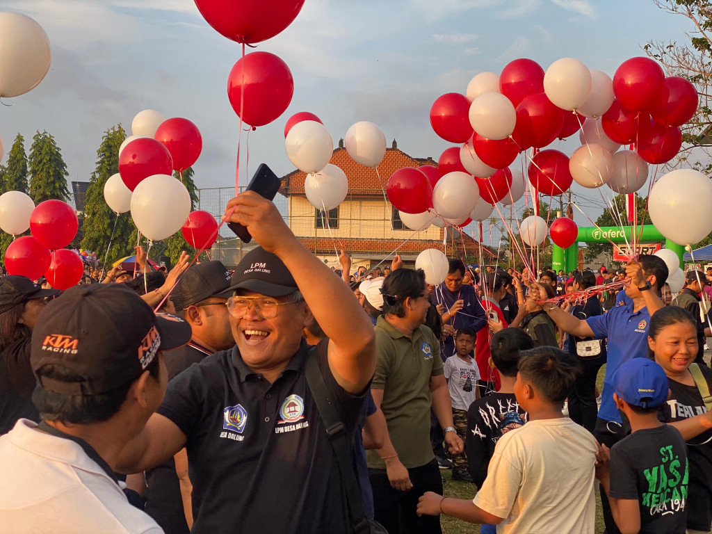 Porsenides Dalung 2025 Dibuka dengan Pelepasan Balon dan Burung Merpat
